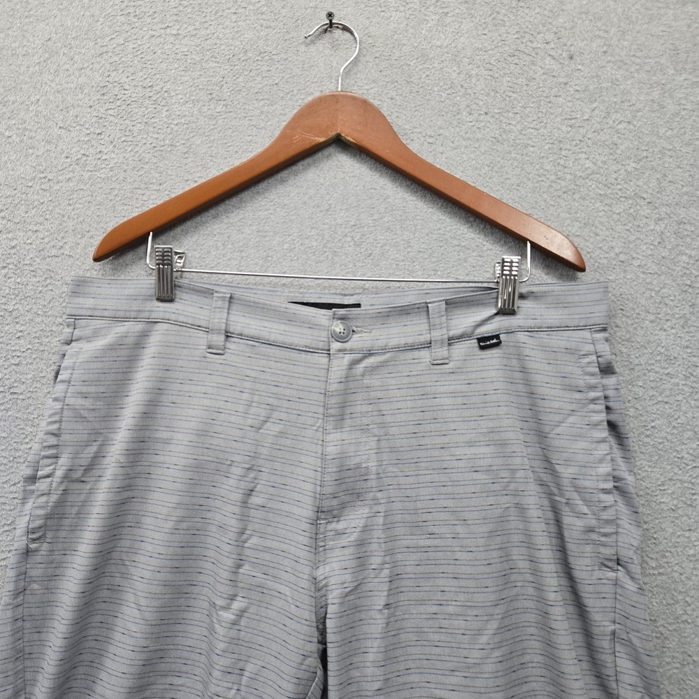 Travis‎ Mathew Men Shorts 36 Gray Striped Chino Casual 8" Inseam Logo Stretch - Picture 3 of 10